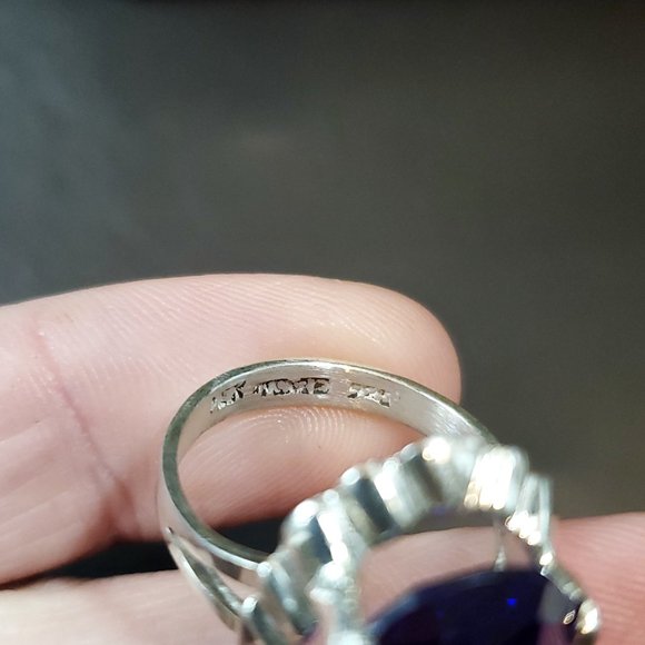 Size 8 925 Sterling Silver Large Blue Purple Cubic Zirconia Gem Ring - Picture 5 of 8